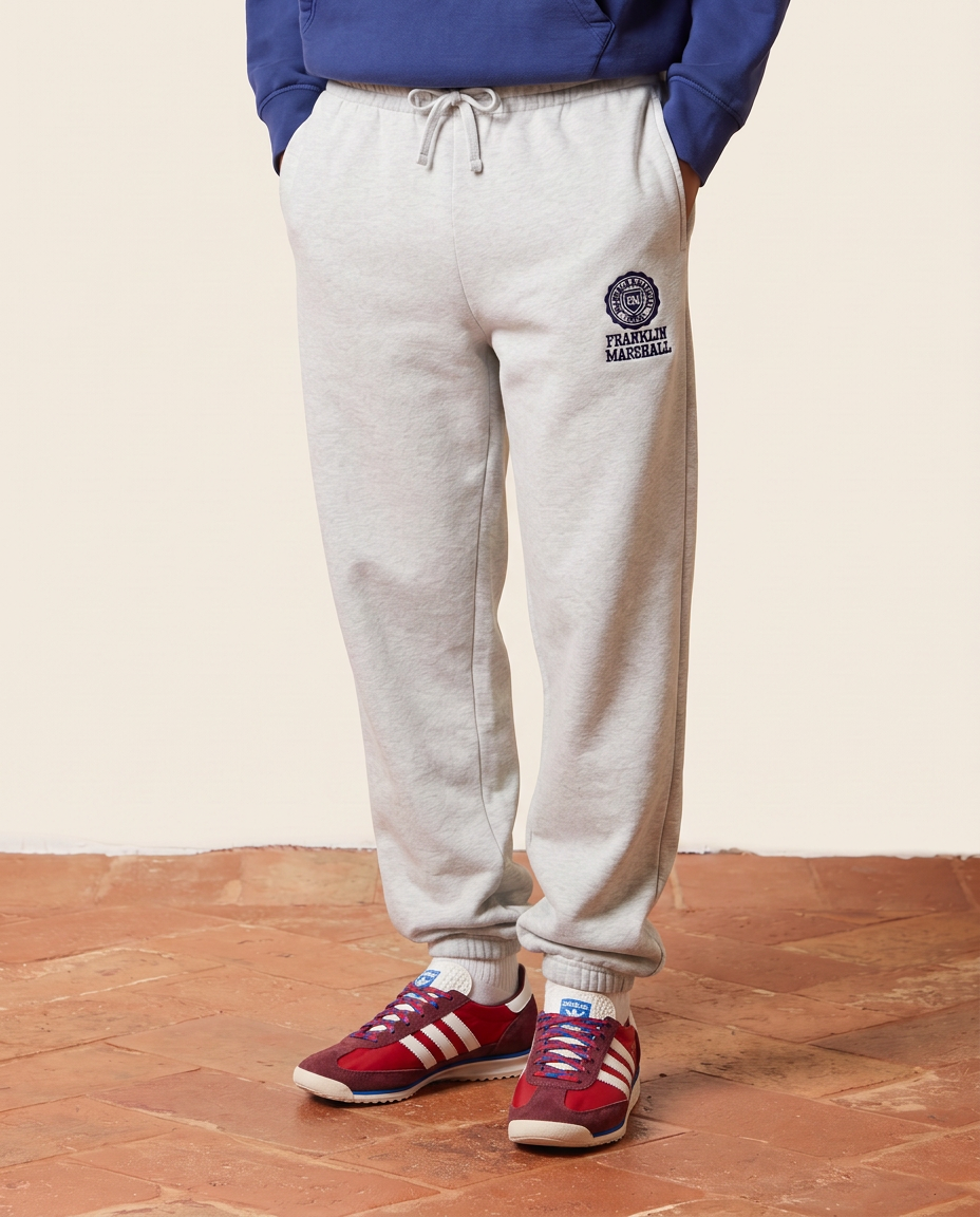 L'iconico pantalone in felpa della collezione "Heritage"