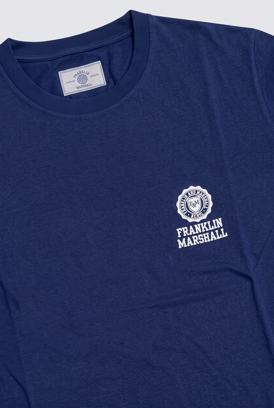 La icónica camiseta de la colección "Heritage"