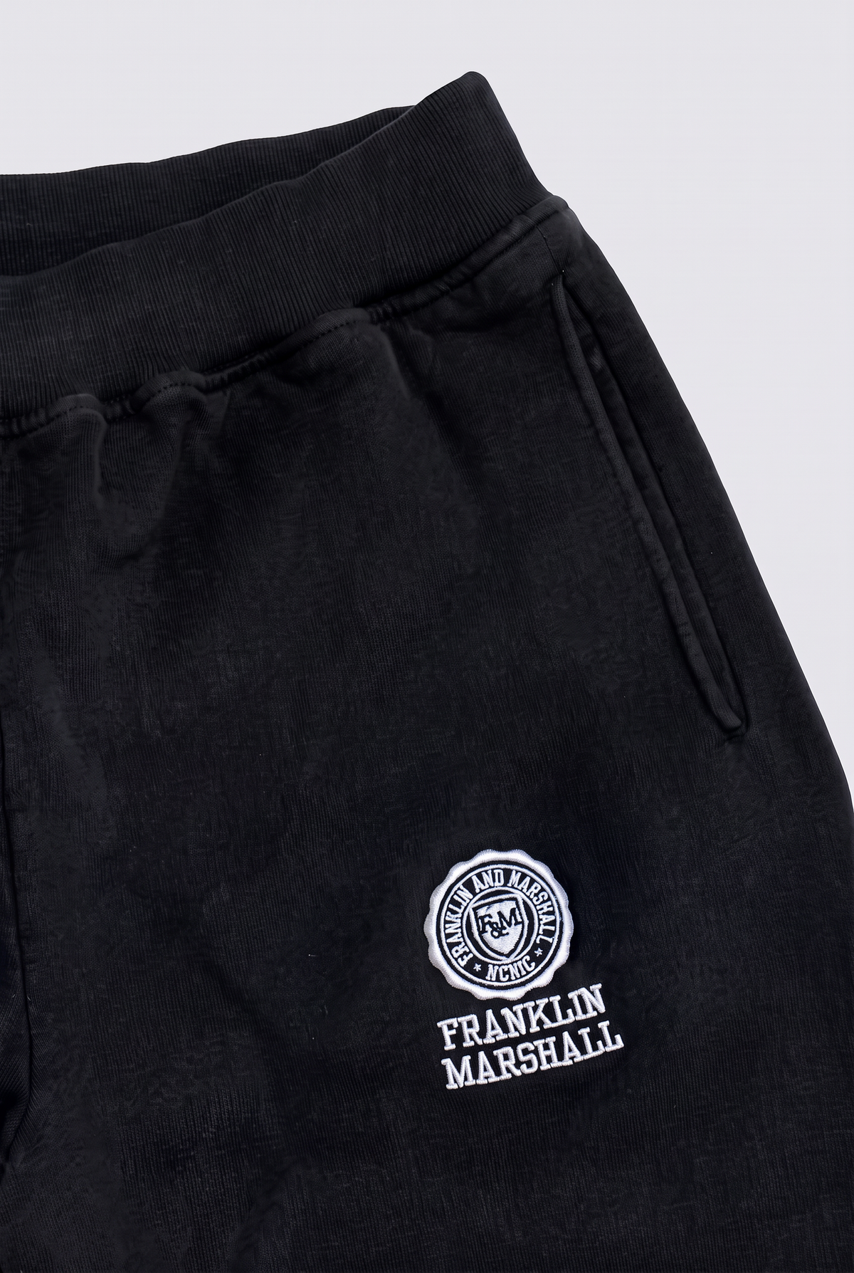Los icónicos pantalones polares de la colección "Heritage"
