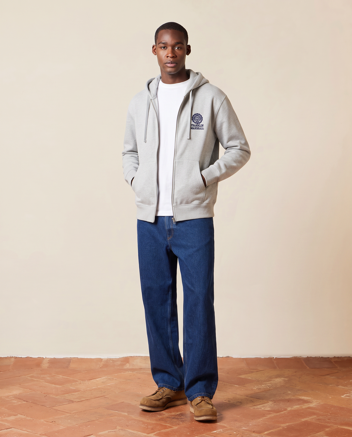 L'iconica felpa con zip e cappuccio della collezione "Heritage"