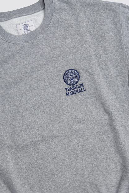 La icónica sudadera con cuello redondo de la colección "Heritage"
