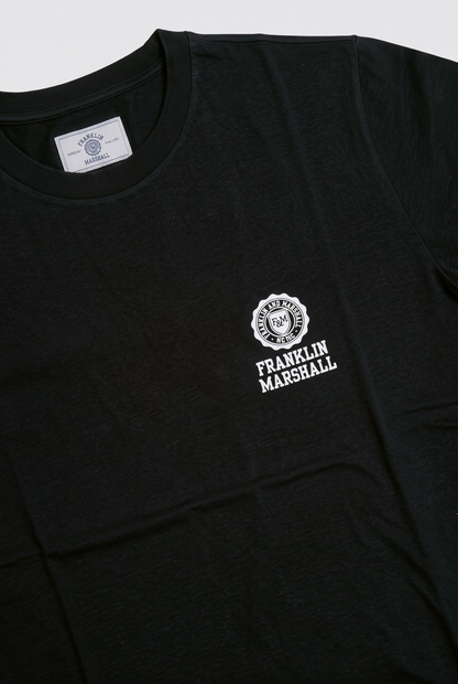 La icónica camiseta de la colección "Heritage"