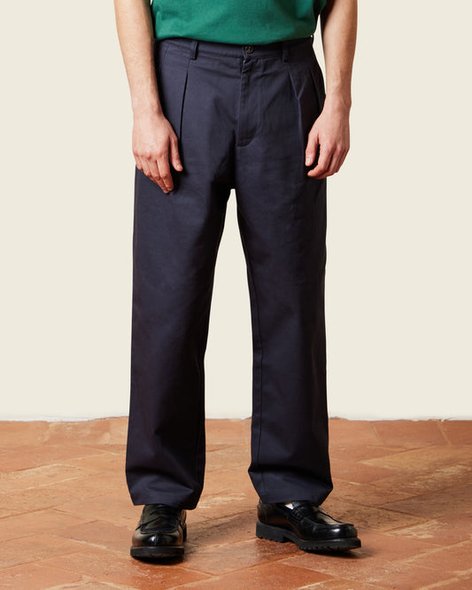 Pantalone chino con pence