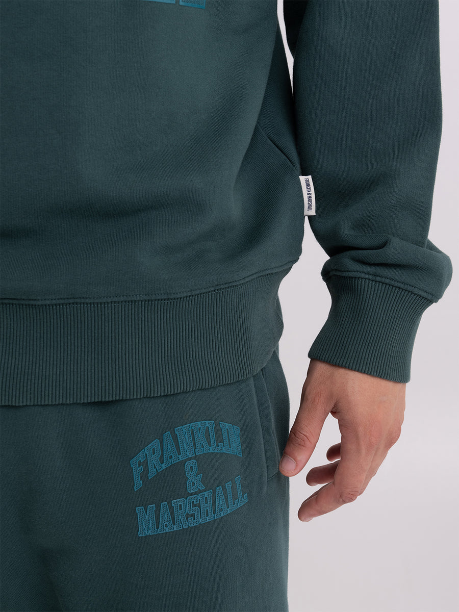Sweatshirt with arch letter logo print