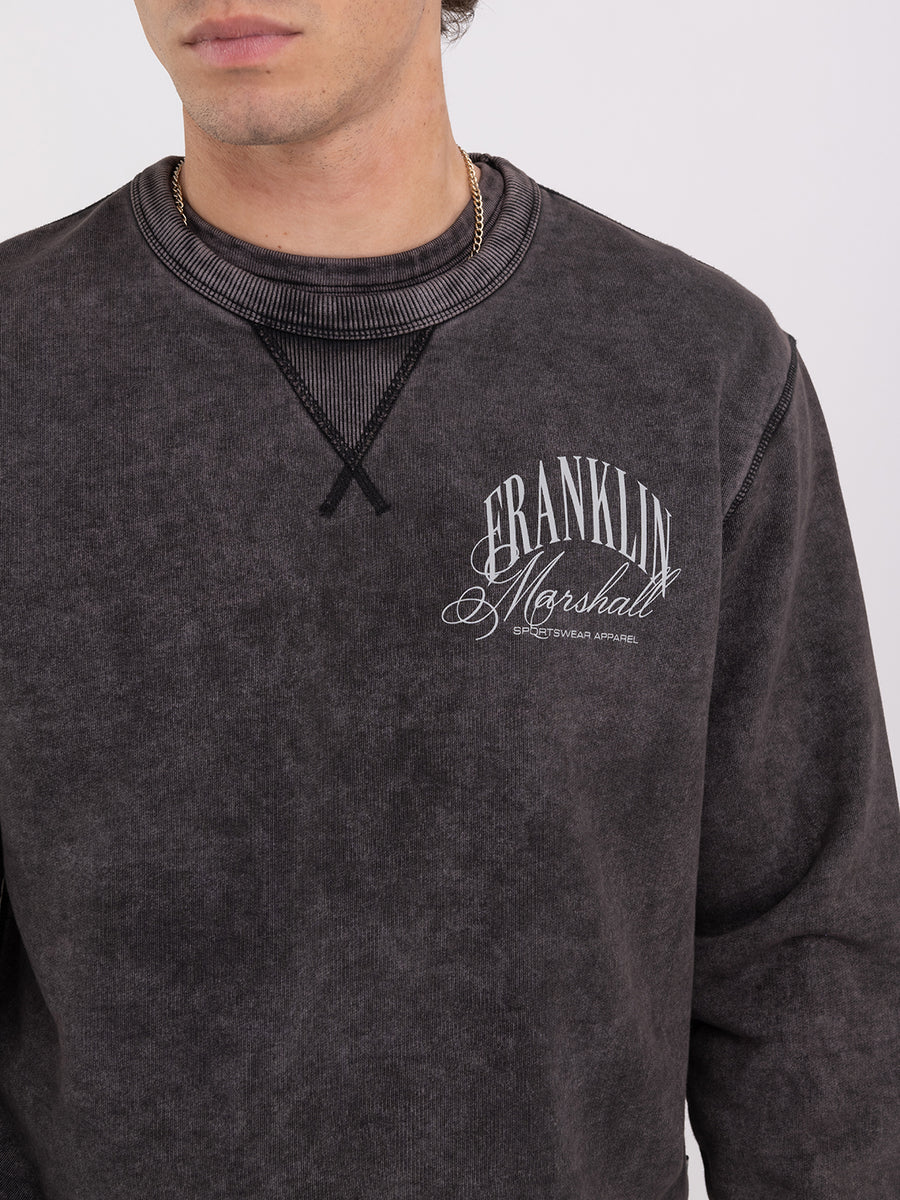 Sweatshirt with V detail on the collar and lettering logo print