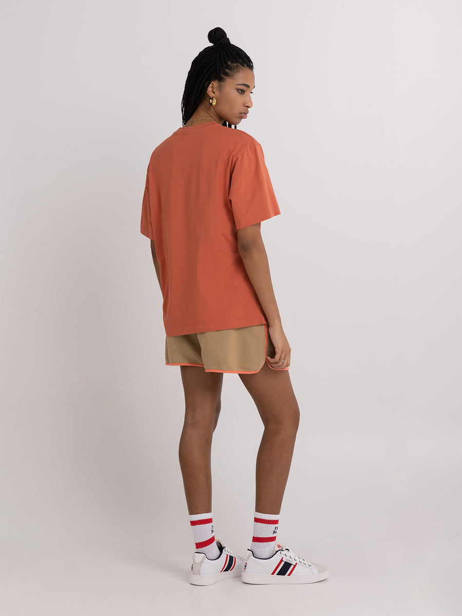 T-shirt Agender con stampa arch letter