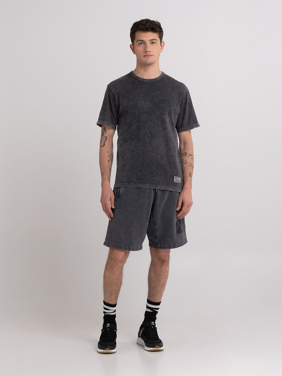 Acid wash garment-dyed t-shirt in jersey