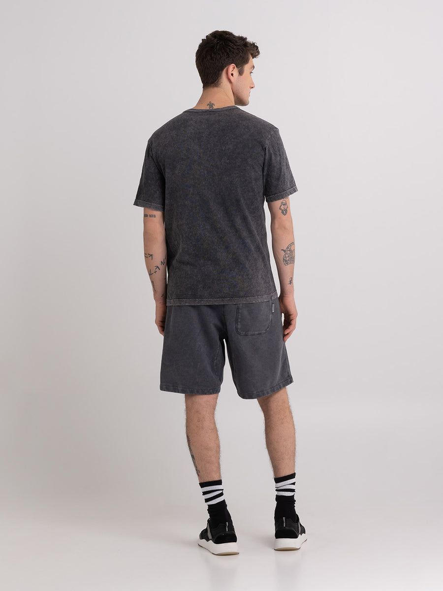 Acid wash garment-dyed t-shirt in jersey