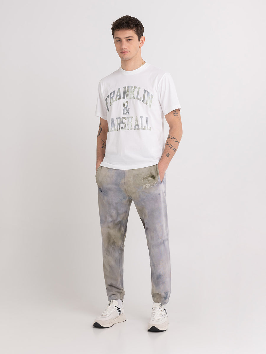 Agender t-shirt with arch letter logo print