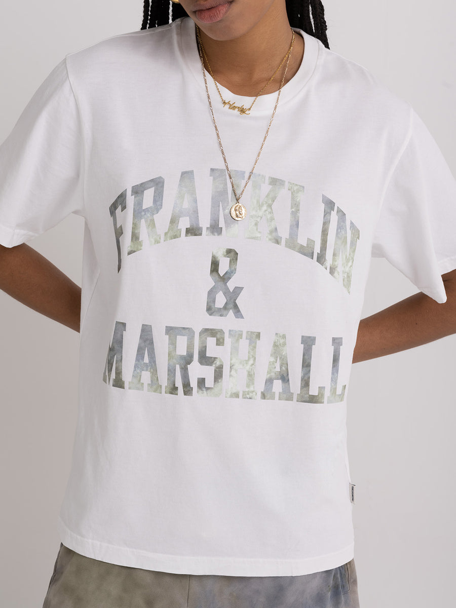 Agender t-shirt with arch letter logo print
