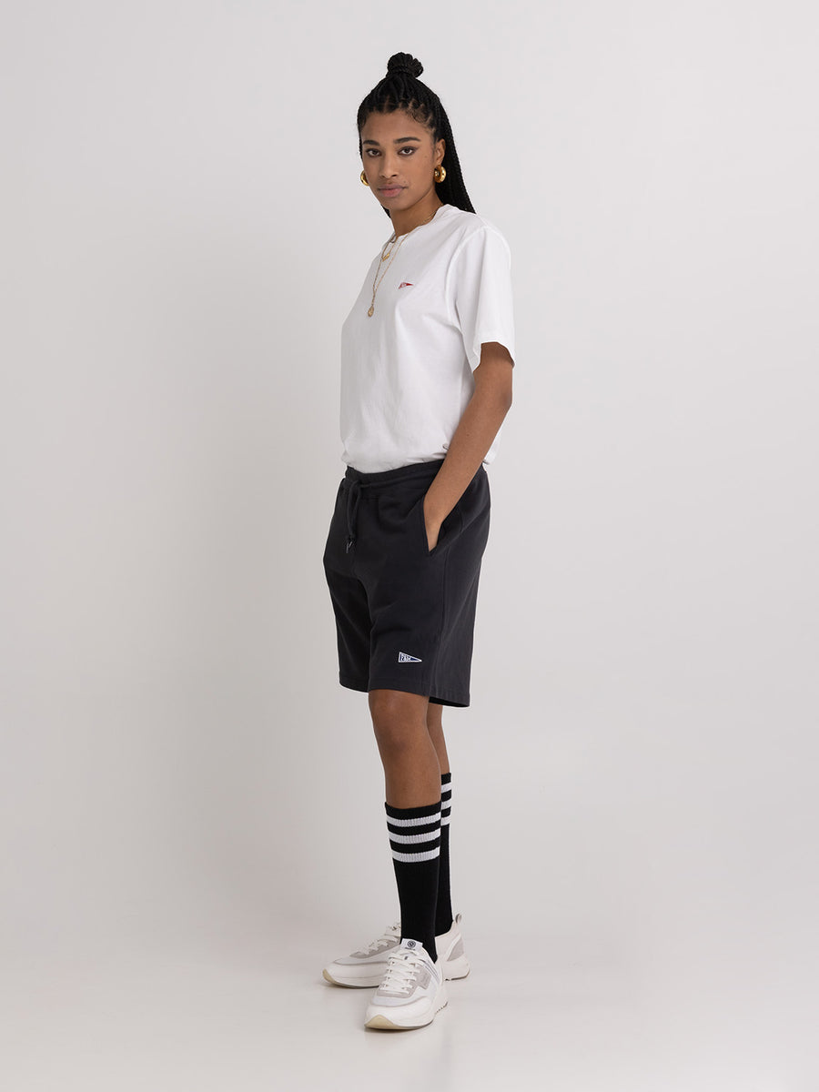Agender fleece shorts with Pennant patch