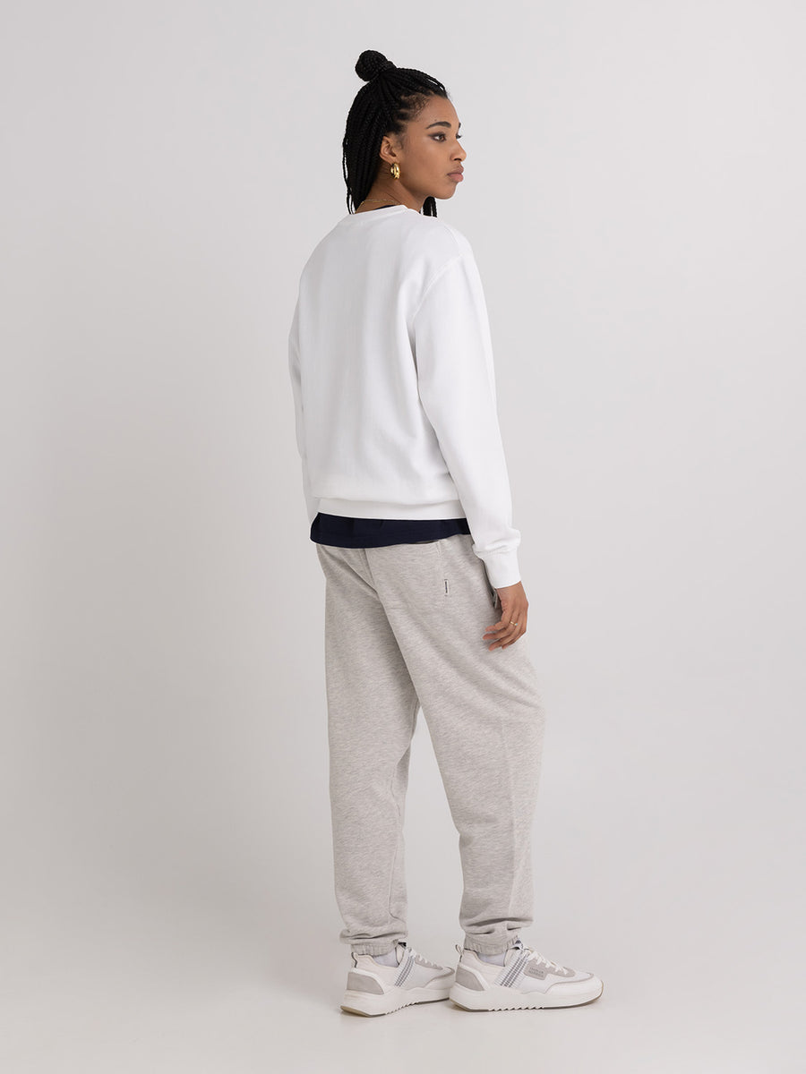 Agender sweatshirt with Crest logo embroidery