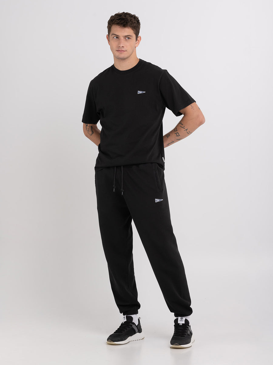 Agender jogger pants with Pennant patch