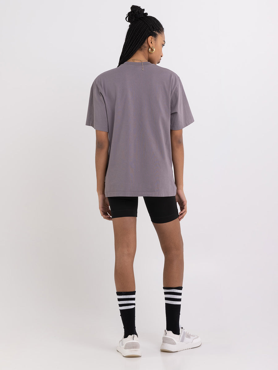 Agender t-shirt with arch letter print