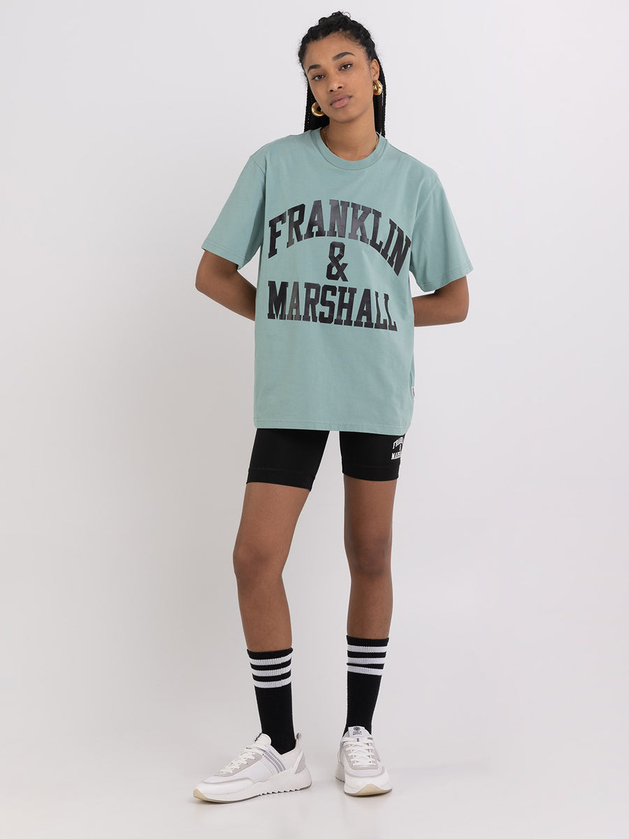Agender t-shirt with arch letter print