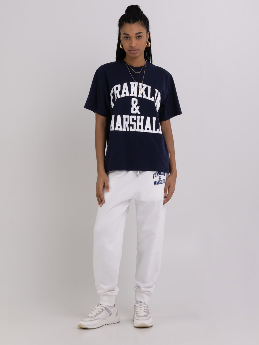 Agender t-shirt with arch letter print