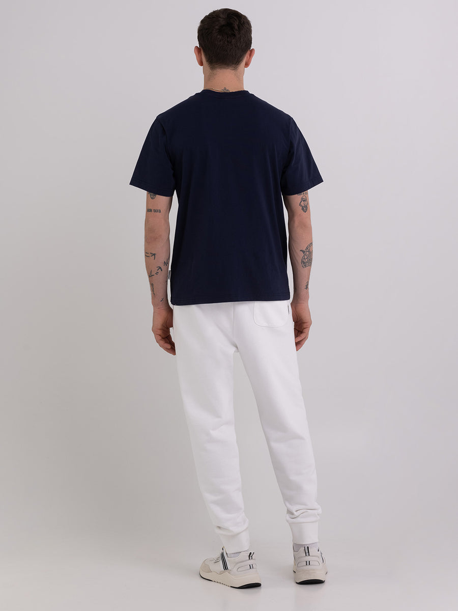 Agender t-shirt with arch letter print