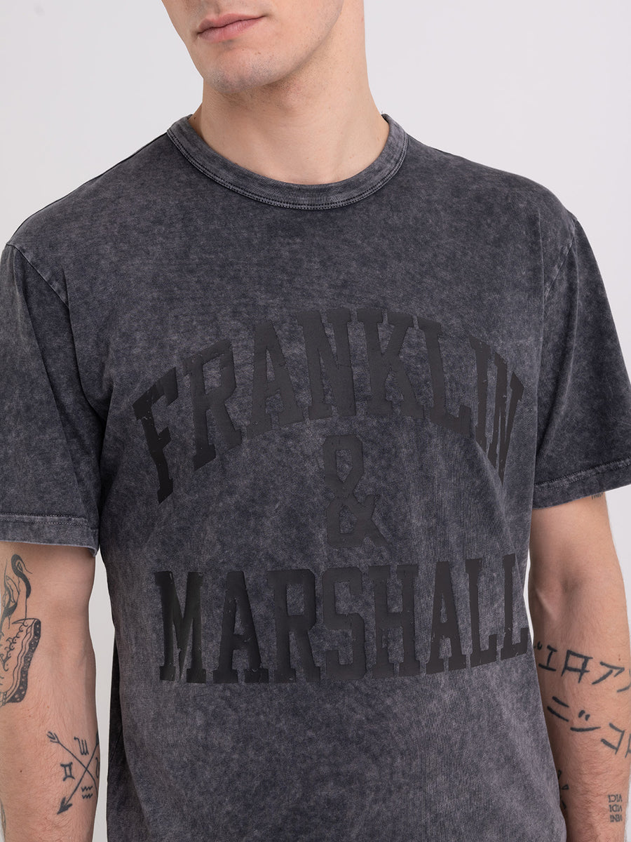 Acid wash garment-dyed t-shirt with arch letter logo print