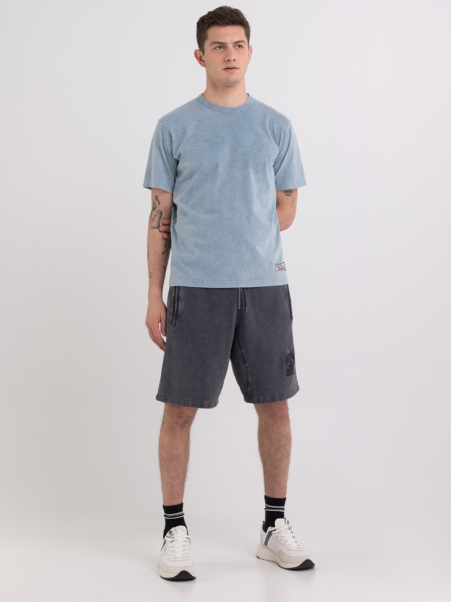 Acid wash garment-dyed t-shirt in jersey