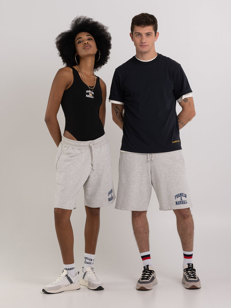 Agender fleece shorts with arch letter logo print