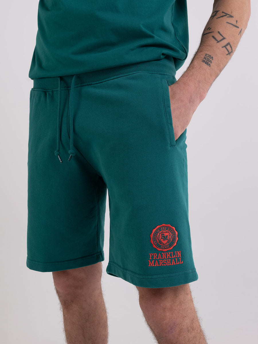 Agender fleece shorts with Crest logo embroidery