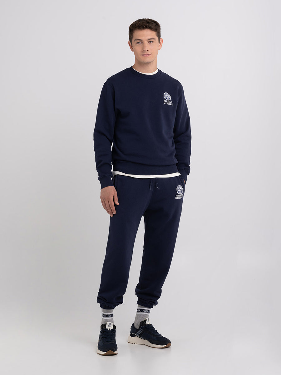 Fleece set with Crest logo embroidery