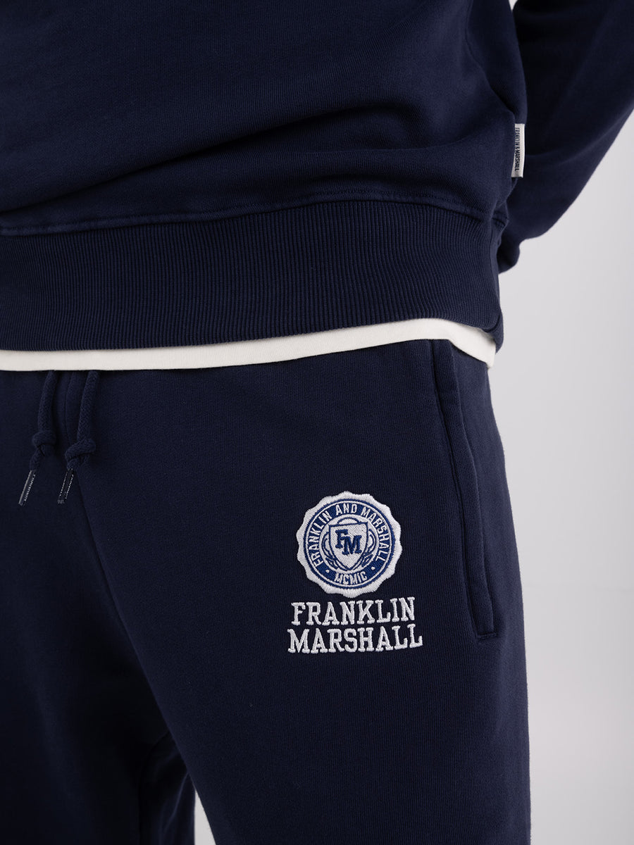 Fleece set with Crest logo embroidery